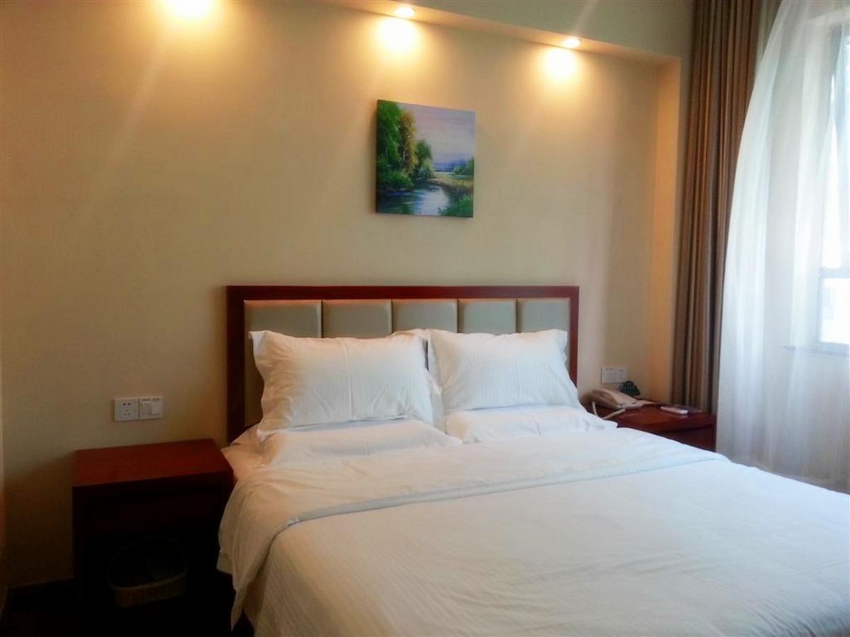 Greentree Songjiang Songdong Business 3*