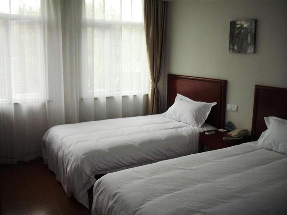 Greentree Songjiang Songdong Business Hotel 3*